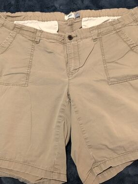 Old Navy Women's Tan Flat-Front Casual Shorts